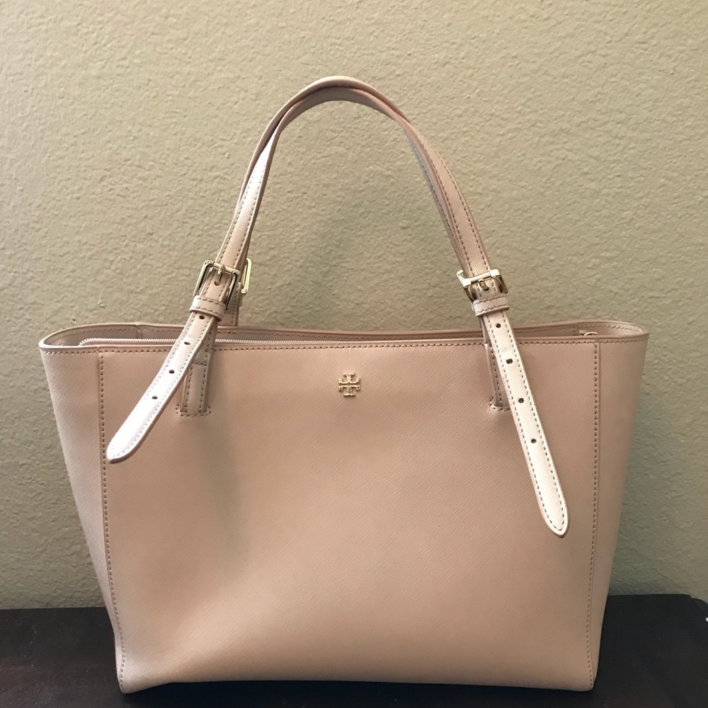Tory Burch Womens Tote Purse. Color- pale pink